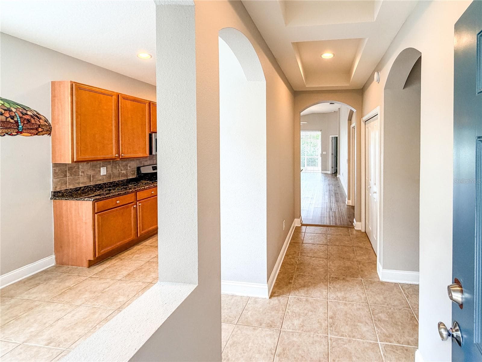 Front door entry - 19408 EVERTON PL, LAND O LAKES