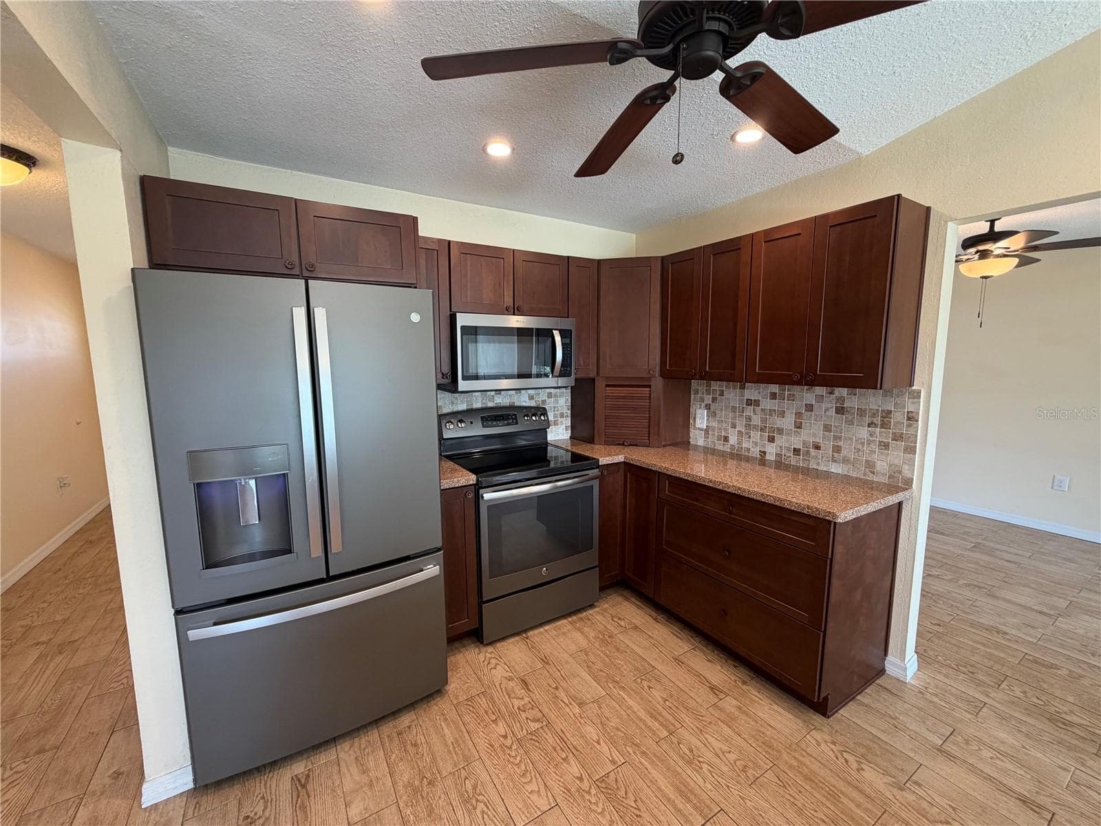 Single Family Residence at 4573 BAYRIDGE CT, SPRING HILL, photo 6 of 43