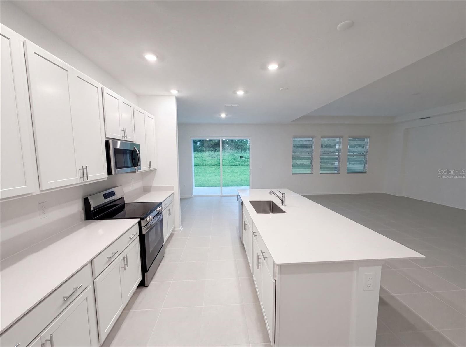 Virtually Staged - 669 TUNDRA LOOP, GROVELAND