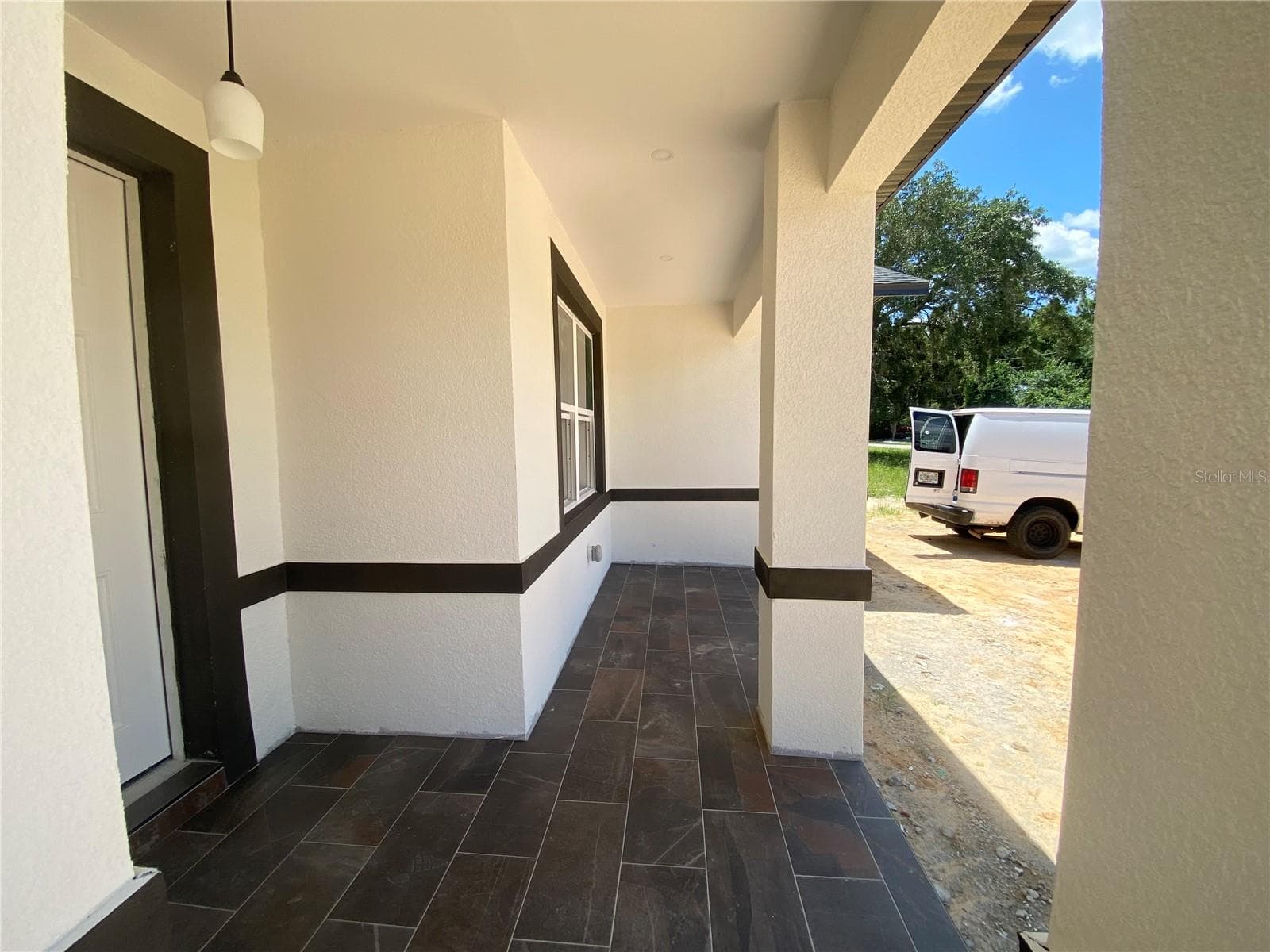 front porch - 410 CITROEN DR, SEBRING