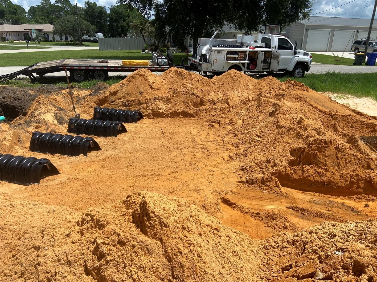 ATU Septic on side front - 410 CITROEN DR, SEBRING