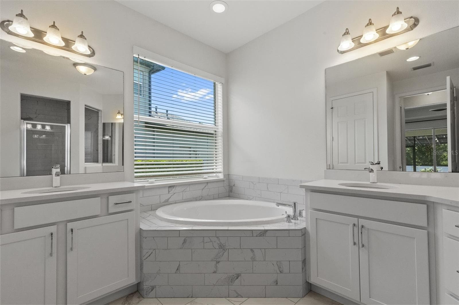 Primary En-Suite - 19714 LONESOME PINE DR, LAND O LAKES