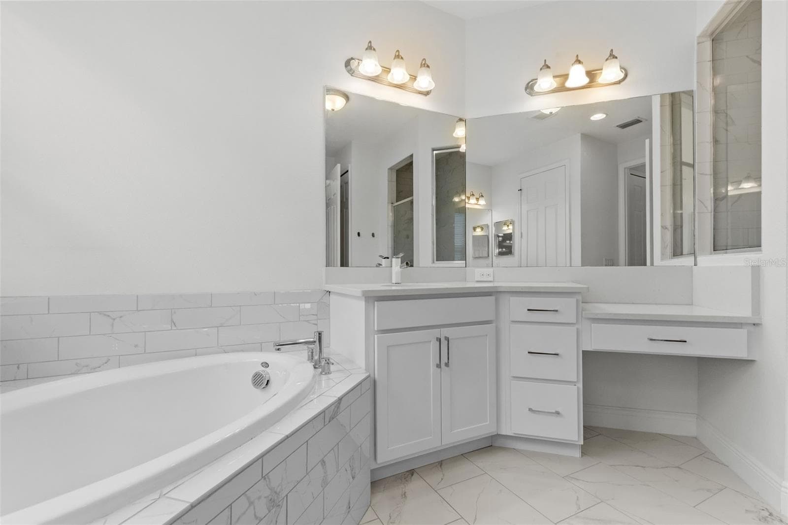 Primary En-Suite - 19714 LONESOME PINE DR, LAND O LAKES