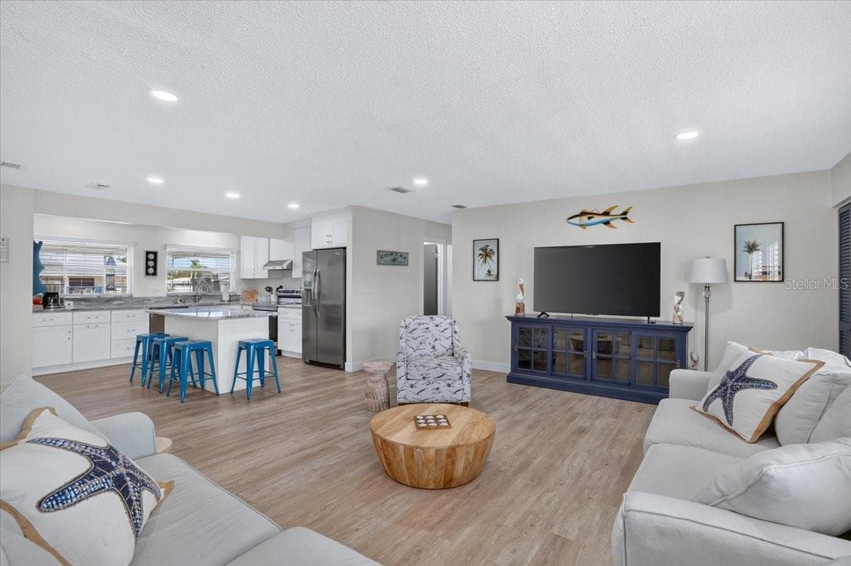 Home Can be Purchased Fully Furnished - 5016 MANGROVE POINT RD, BRADENTON