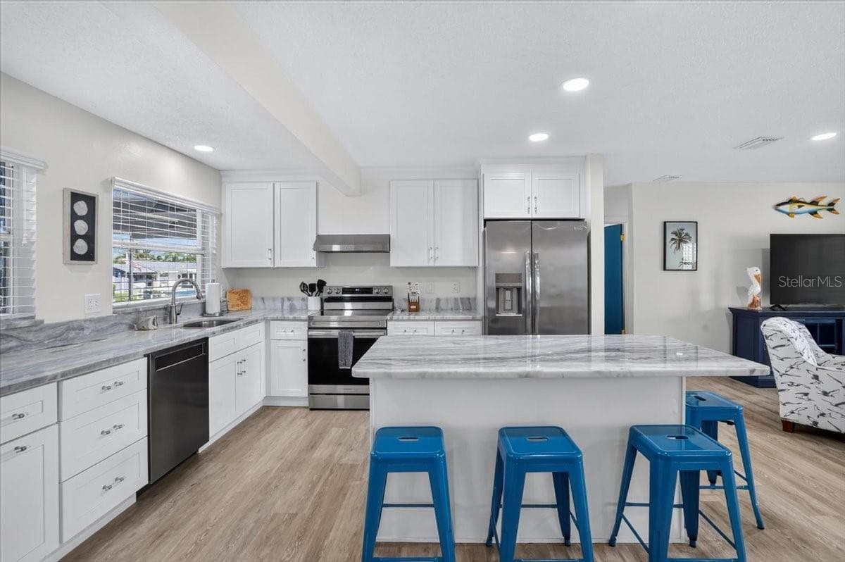 Single Family Residence at 5016 MANGROVE POINT RD, BRADENTON, photo 15 of 47