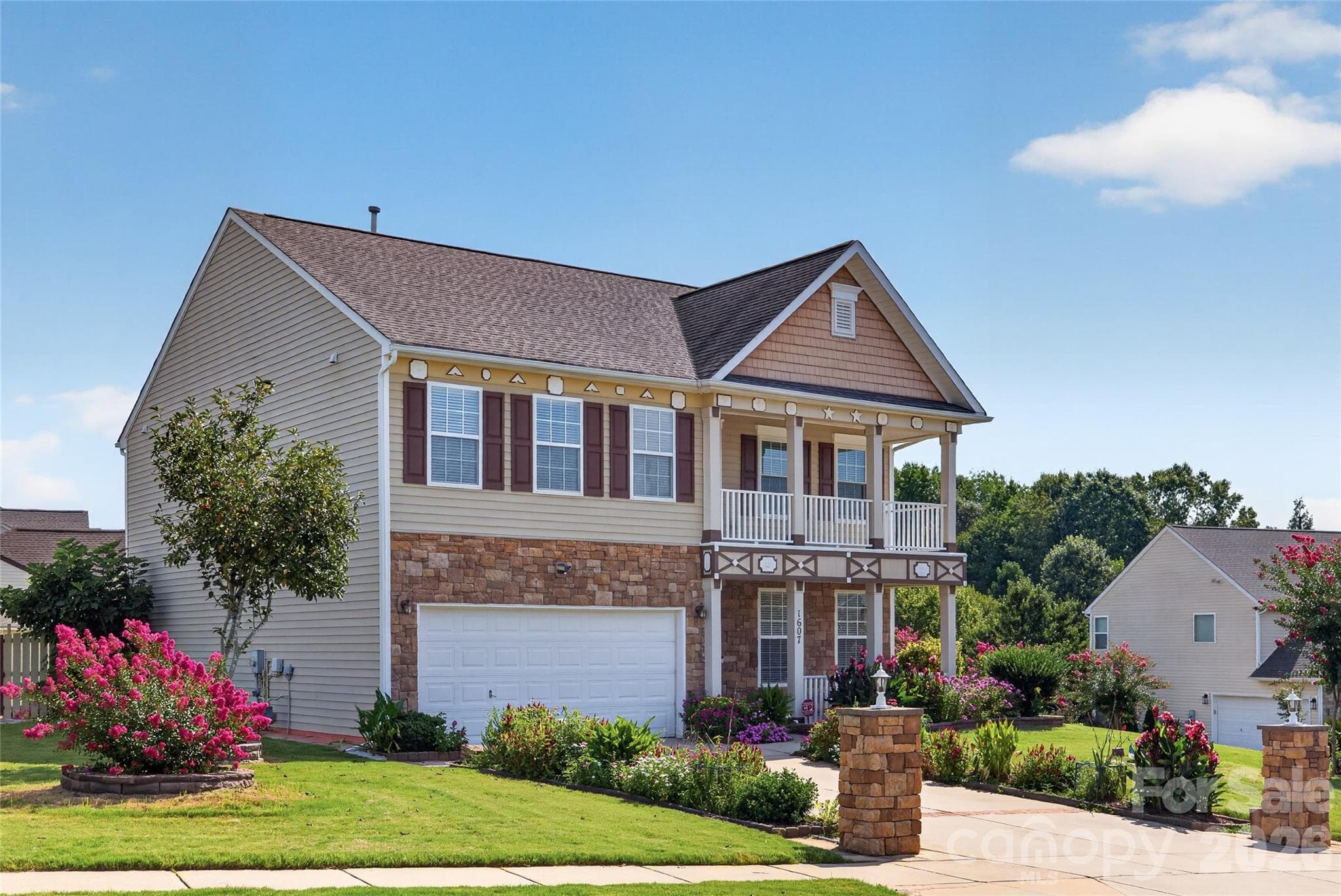Single Family Residence at 1607 Hoosac Drive, Waxhaw, photo 3 of 35