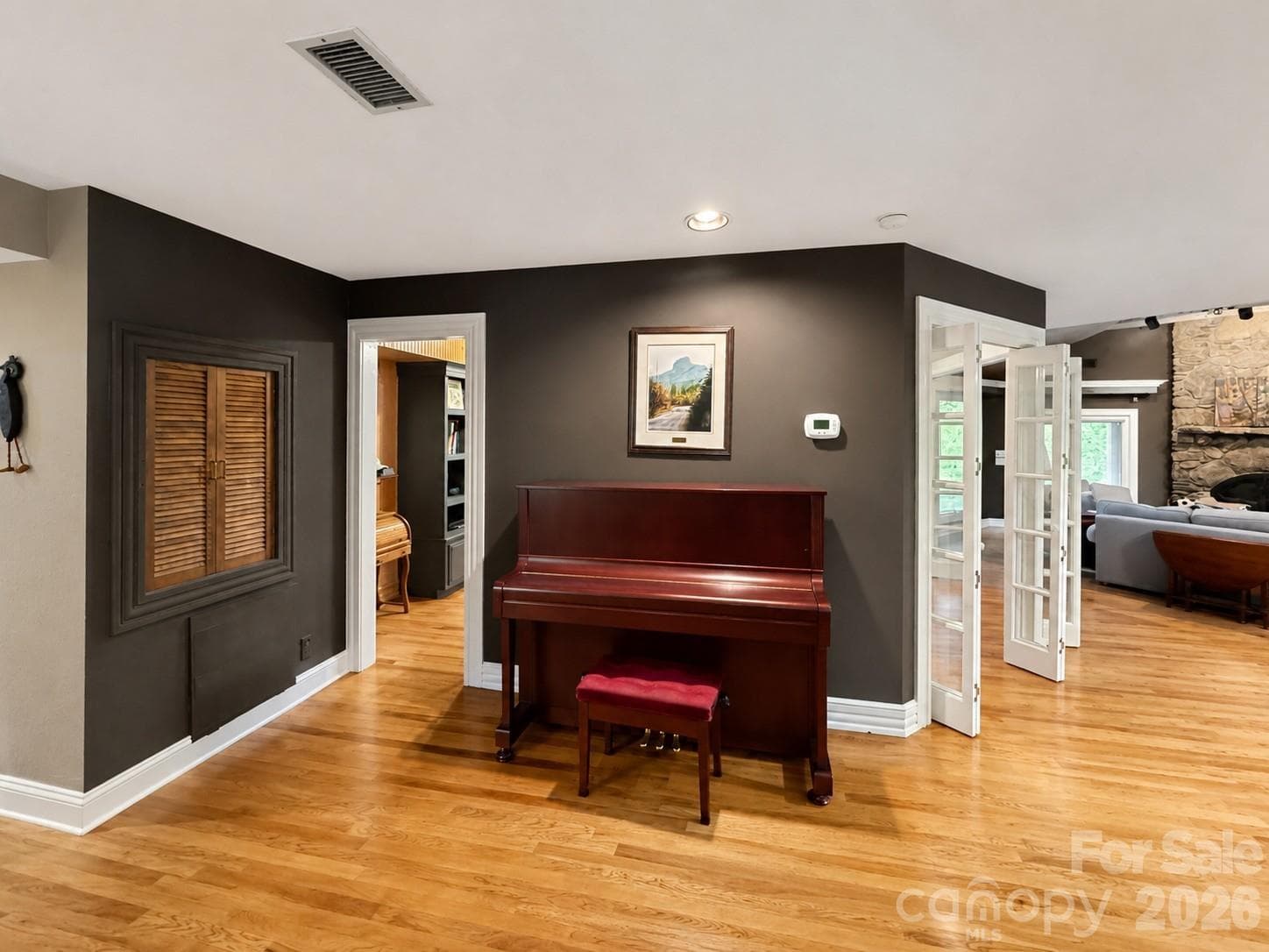 This home is great for entertaining. - 4821 Elmhurst Drive NE, Hickory
