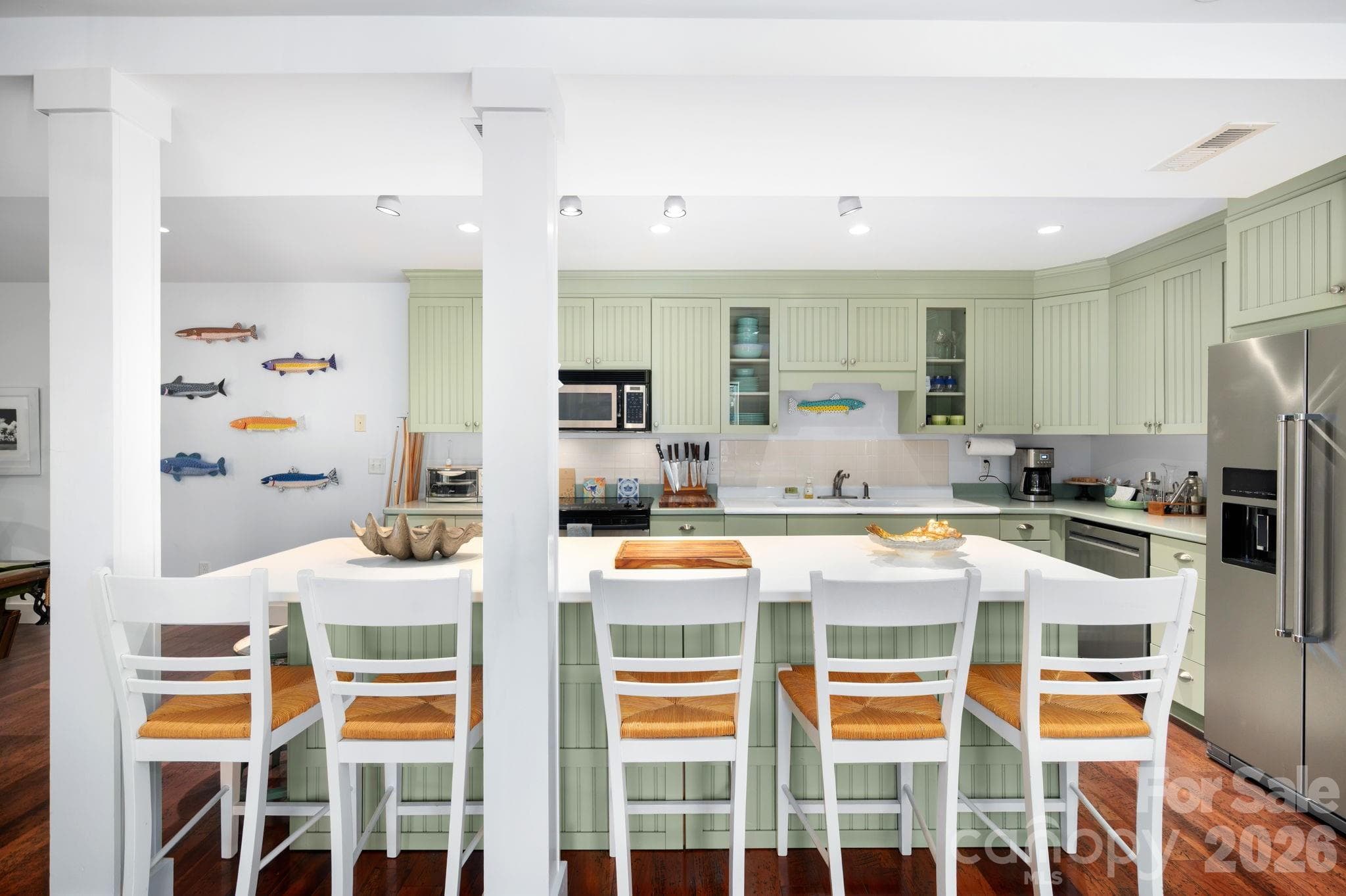 Island with breakfast seating - 183 Blarney Road, Lake Lure