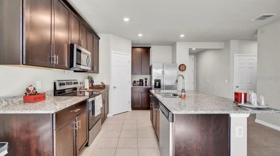kitchen - 3041 CASSIDY LN, HAINES CITY