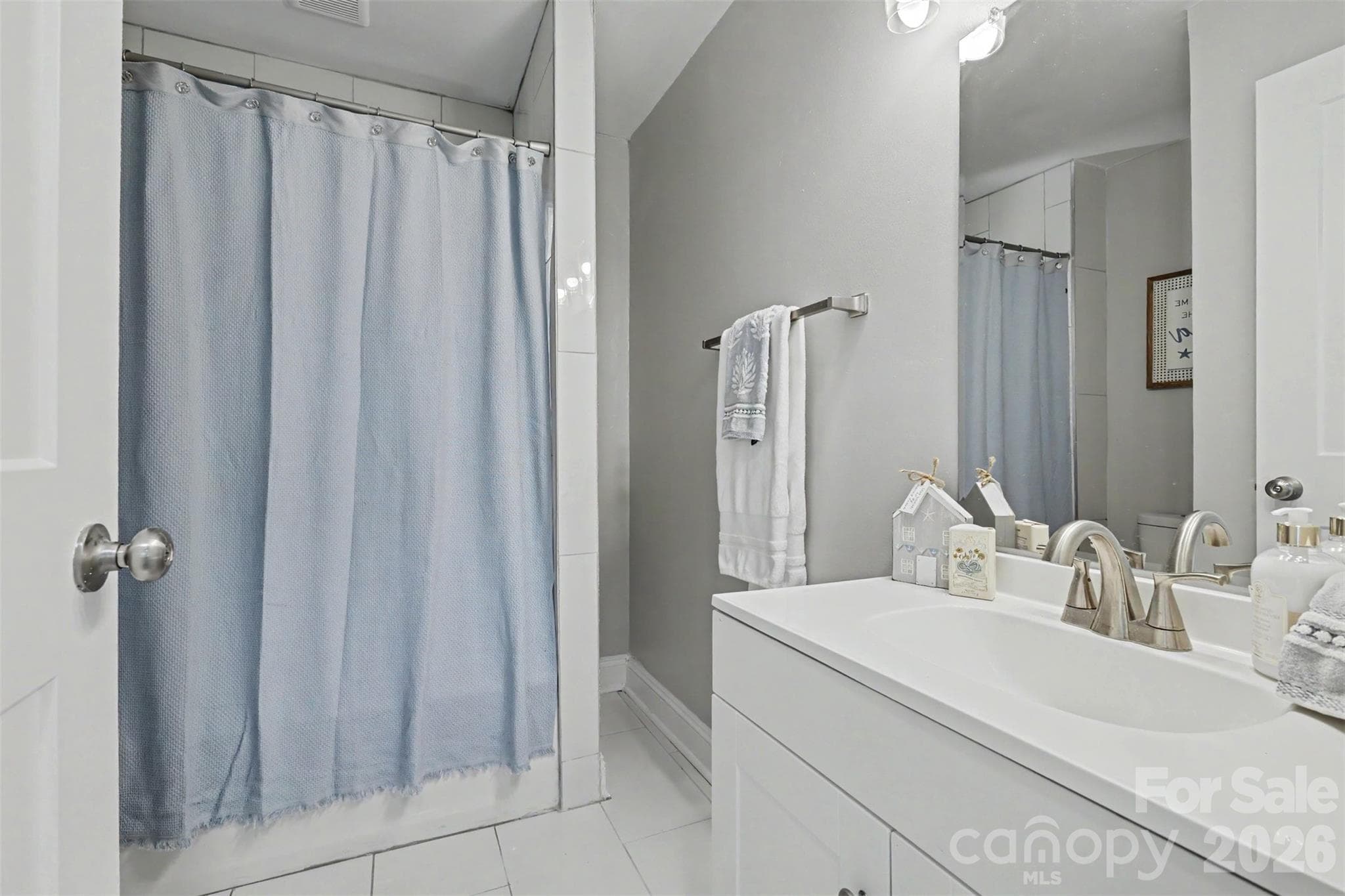 2nd Bathroom - 6917 Navajo Trail, Sherrills Ford