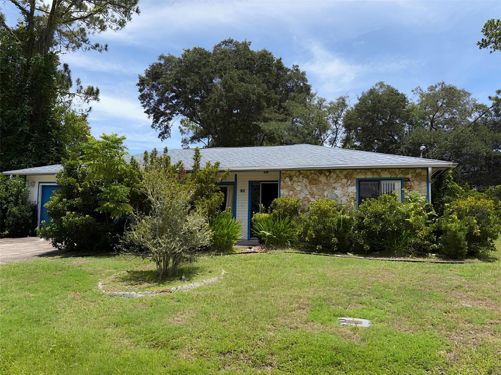 20 WOODBURY DR