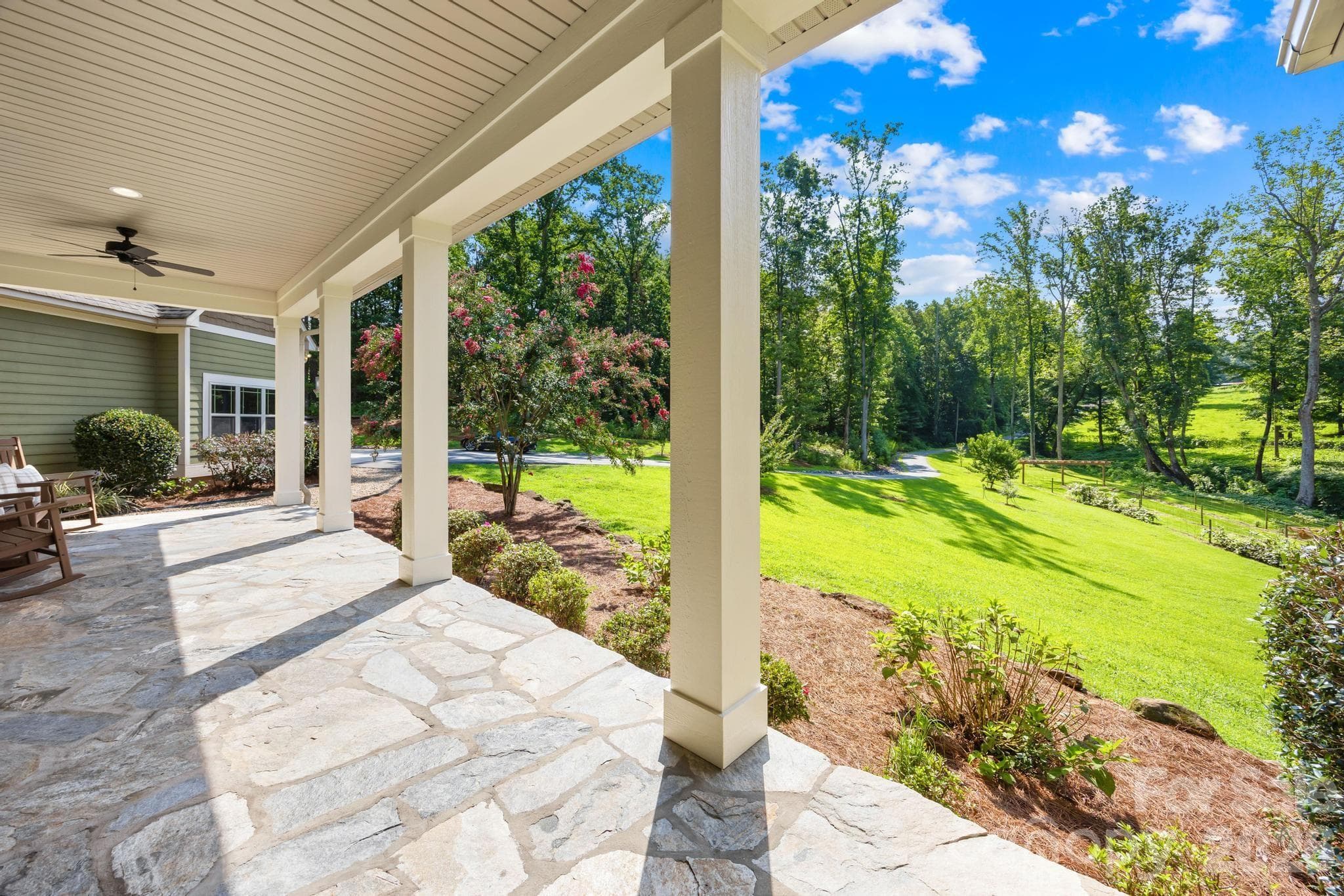Large front porch - 6334 Long Island Road, Catawba