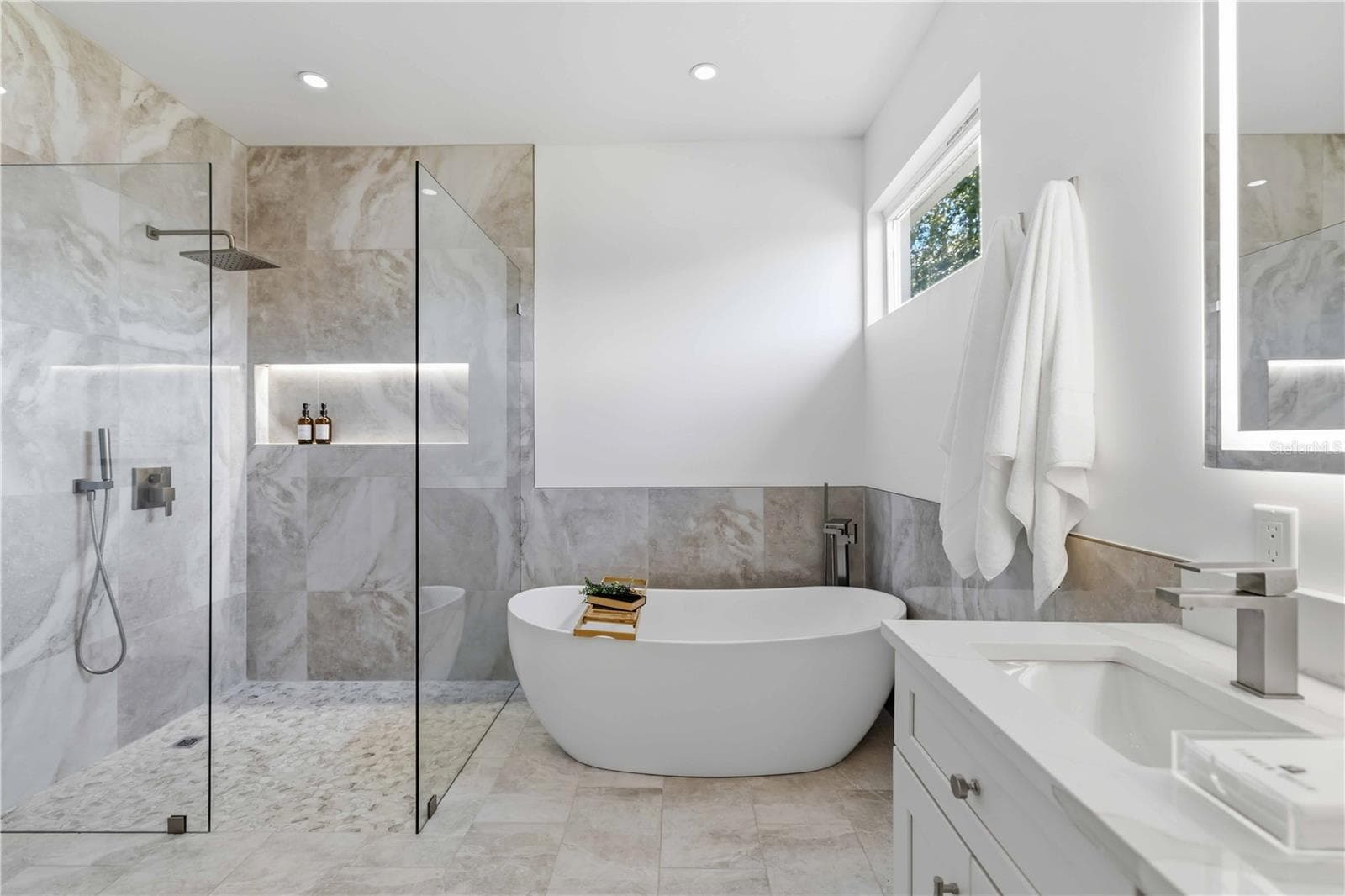 Primary Ensuite Bathrm - 1354 TEAROSE PL, SARASOTA