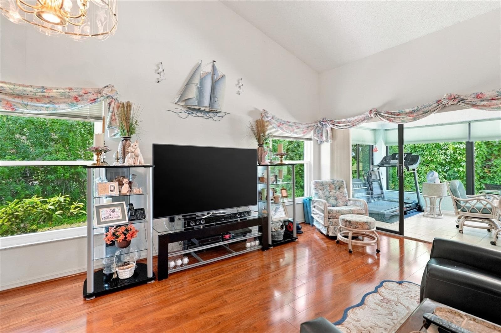 Garage Condo at 9239 TURNBERRY CT, NEW PORT RICHEY, photo 5 of 41