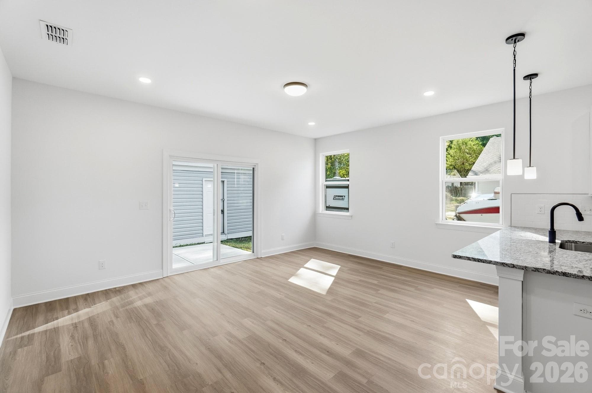 Single Family Residence at 13911 Stillwood Place, Matthews, photo 11 of 24