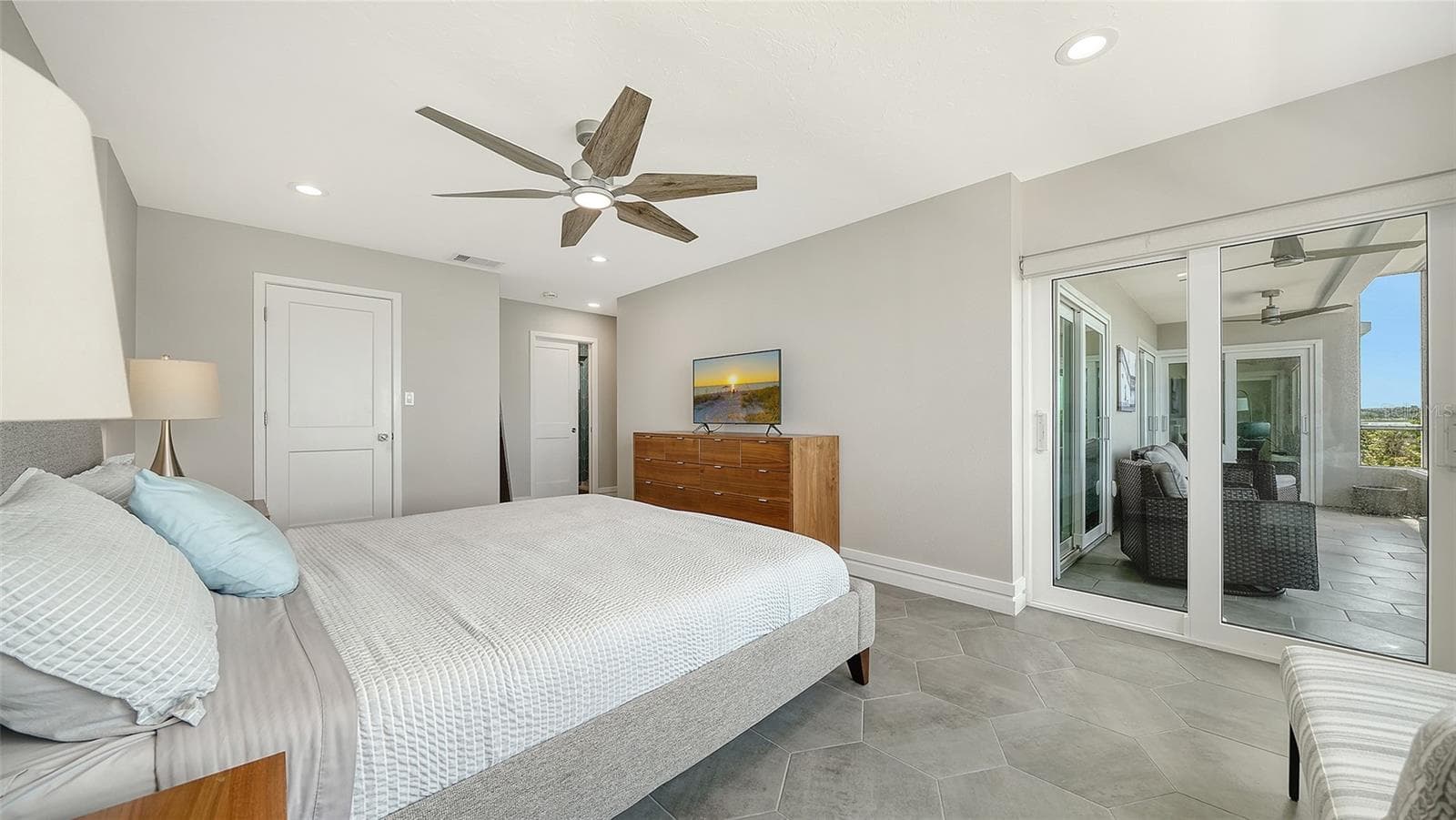 Condominium at 400 GOLDEN GATE PT #22, SARASOTA, photo 25 of 39