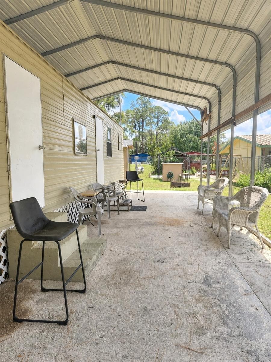 Patio or Covered Parking - 23824 NE 188TH PL, FORT MC COY