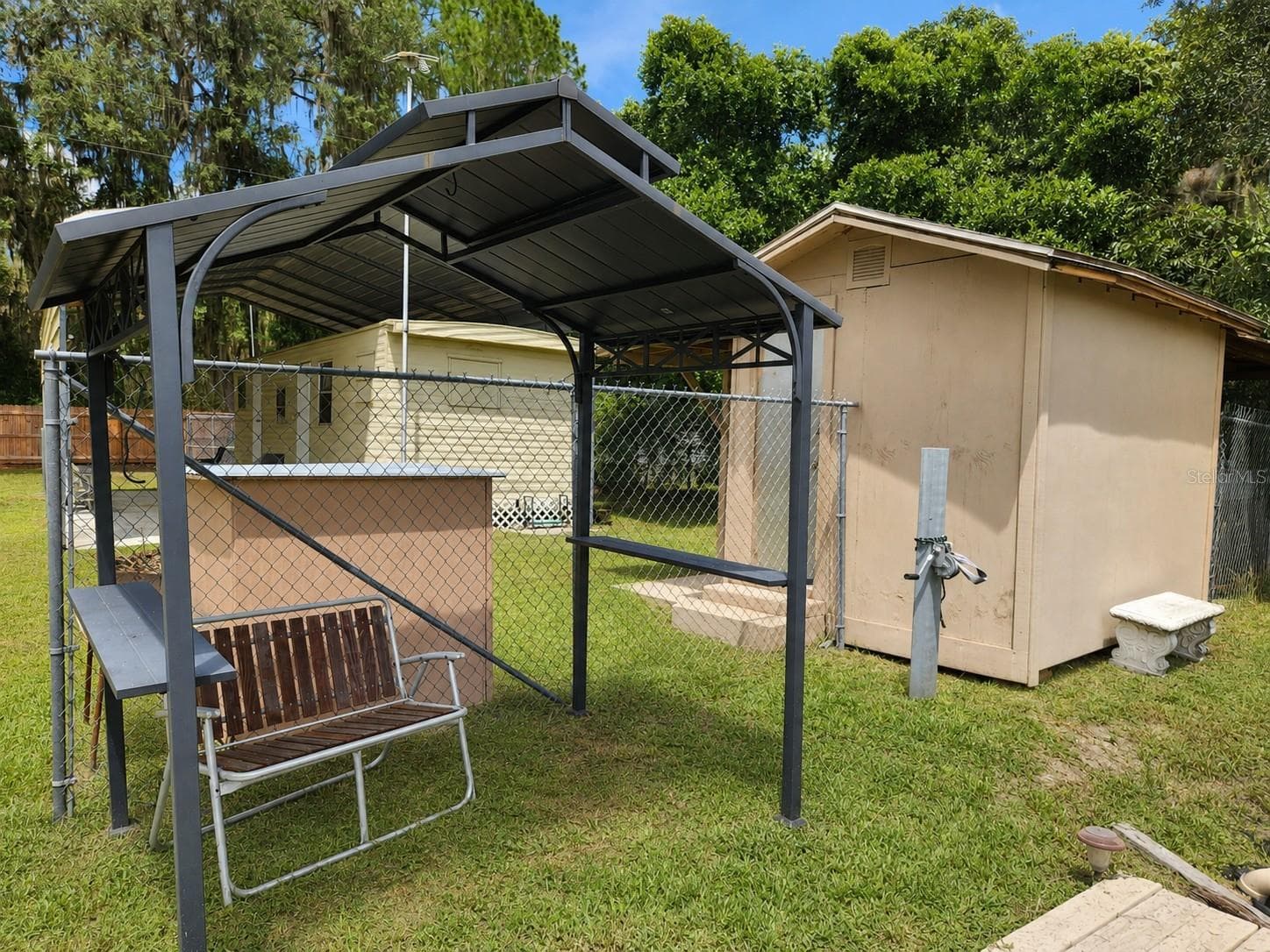 Sitting Area at Canal - 23824 NE 188TH PL, FORT MC COY