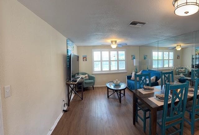 Spacious open floor plan. Same flooring through out. - 3444 TROPHY BLVD, NEW PORT RICHEY