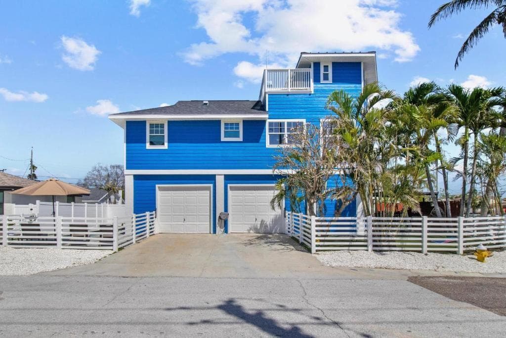 Single Family Residence at 14500 N BAYSHORE DR, MADEIRA BEACH, photo 6 of 60