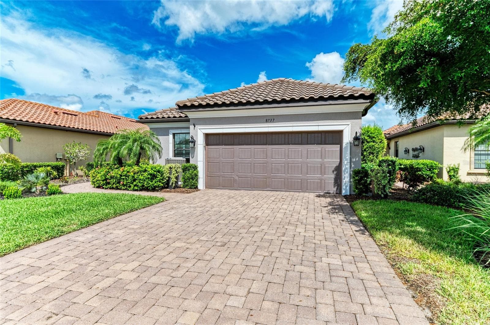 Single Family Residence at 8737 BELLUSSI DR, SARASOTA, photo 9 of 57