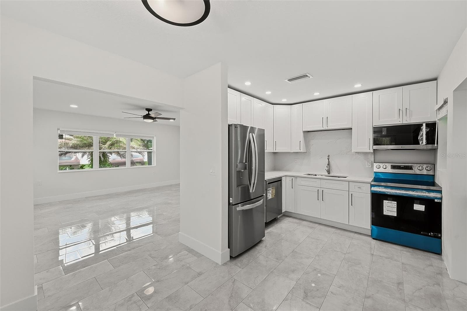 Single Family Residence at 2425 BAYWOOD DR E, DUNEDIN, photo 12 of 44