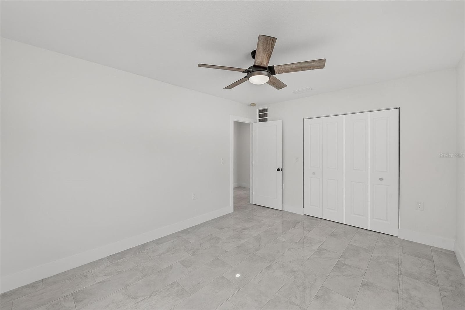 Single Family Residence at 2425 BAYWOOD DR E, DUNEDIN, photo 20 of 44