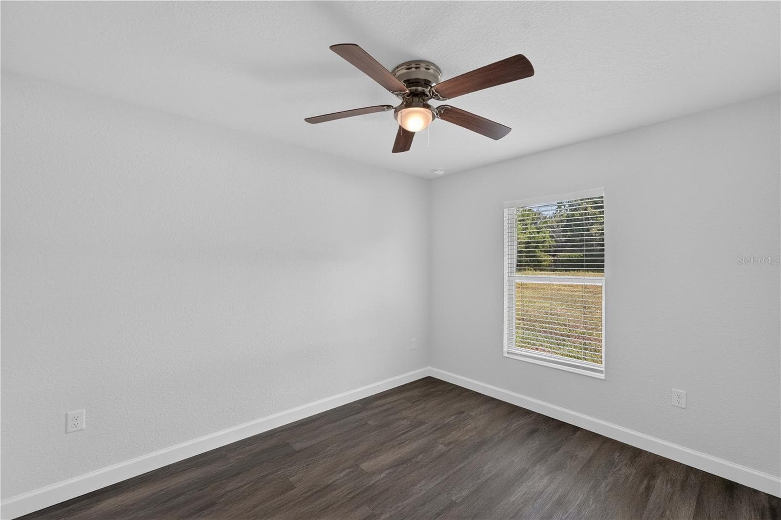 Single Family Residence at 138 FISHER RUN, OCKLAWAHA, photo 15 of 32