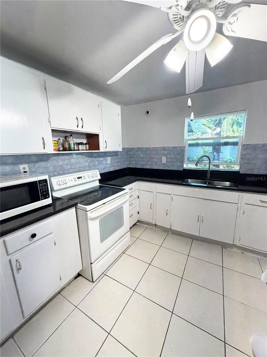 Single Family Residence at 8904 N 20TH ST, TAMPA, photo 6 of 40