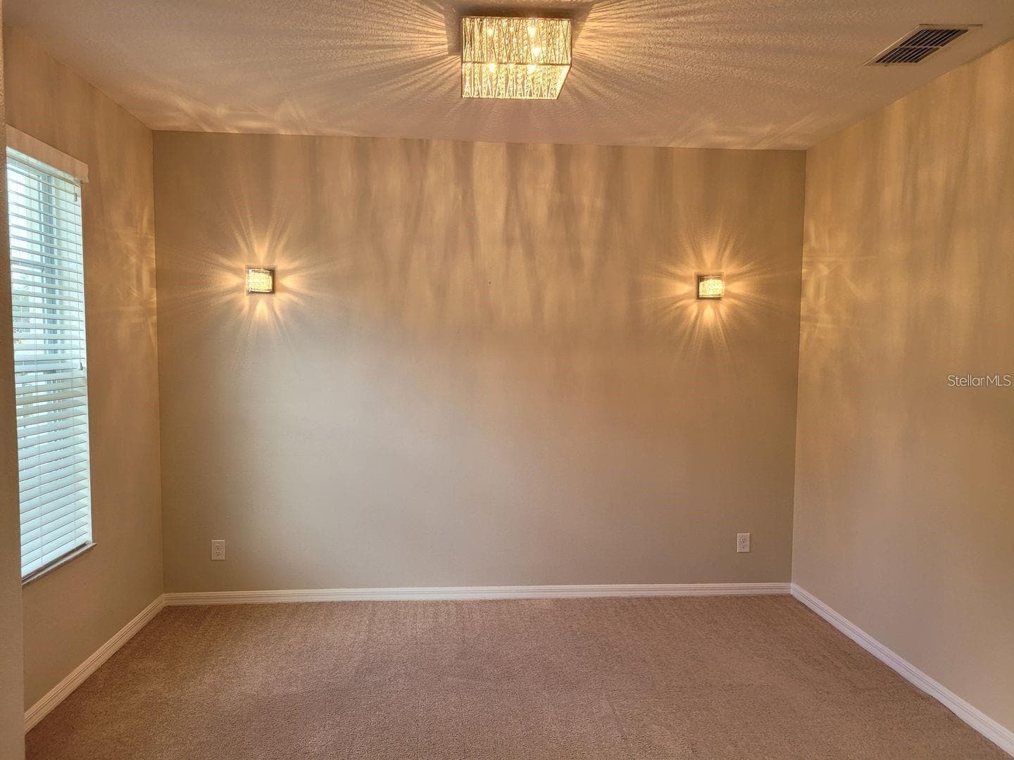 Single Family Residence at 1041 CAVAN DR, APOPKA, photo 4 of 22