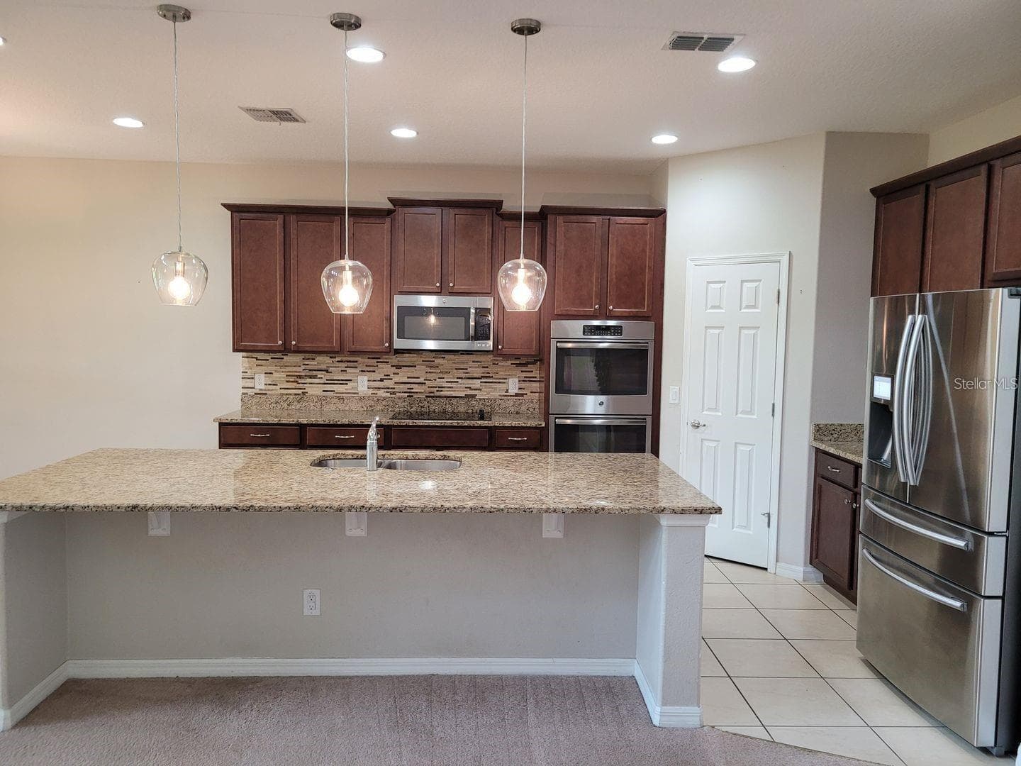Single Family Residence at 1041 CAVAN DR, APOPKA, photo 7 of 22