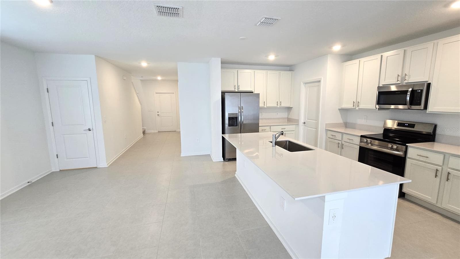 Single Family Residence at 5618 GINGHAM DR, KISSIMMEE, photo 9 of 43