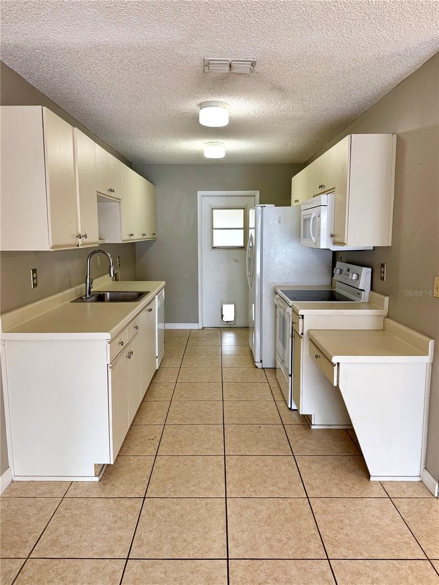 Condominium at 242 WINTER RIDGE BLVD #242, WINTER HAVEN, photo 2 of 16