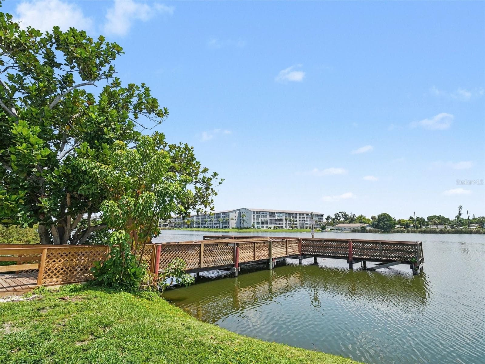 Condominium at 4023 LAKE BAYSHORE DR #112, BRADENTON, photo 2 of 41