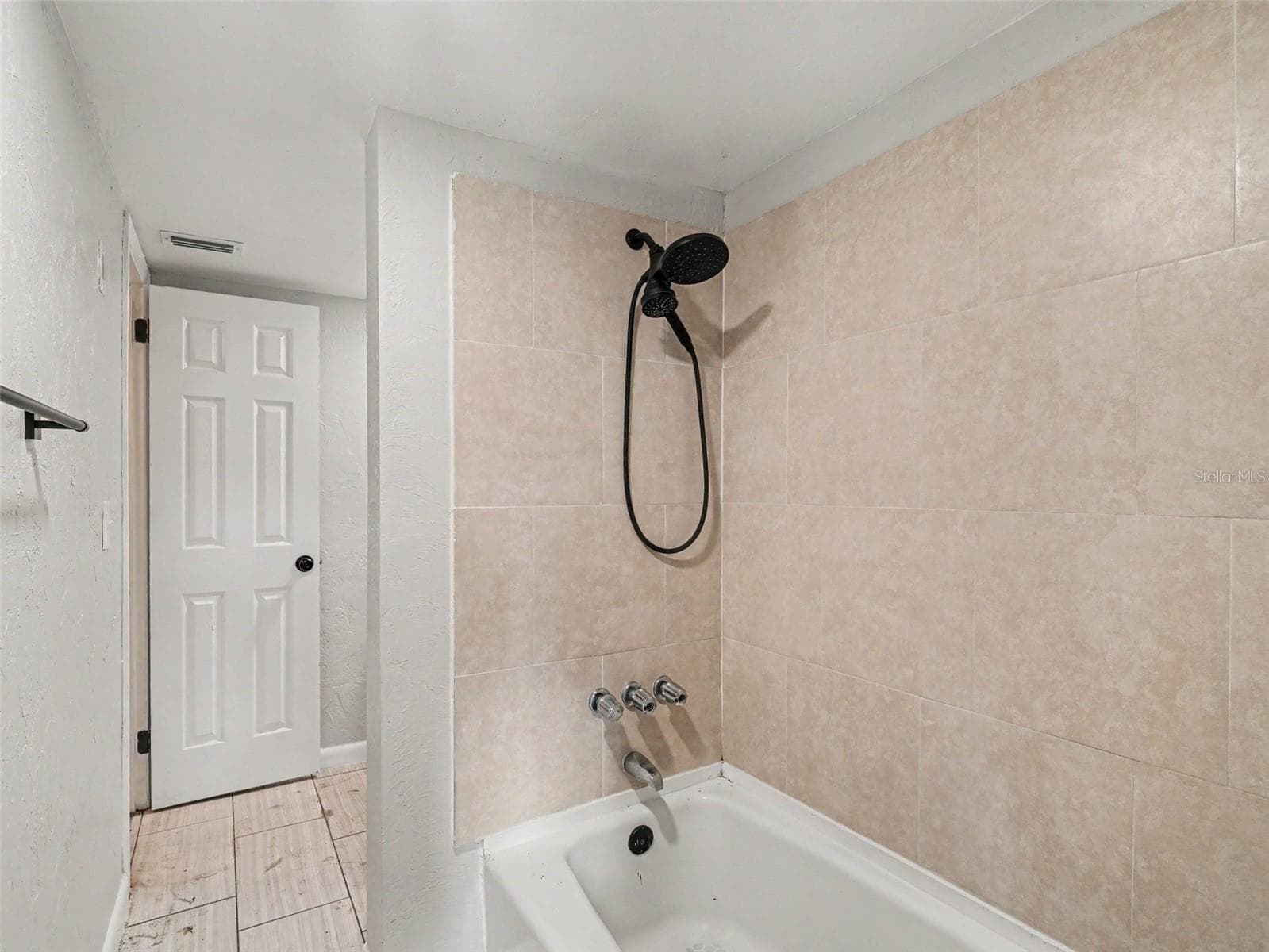 Condominium at 4023 LAKE BAYSHORE DR #112, BRADENTON, photo 25 of 41