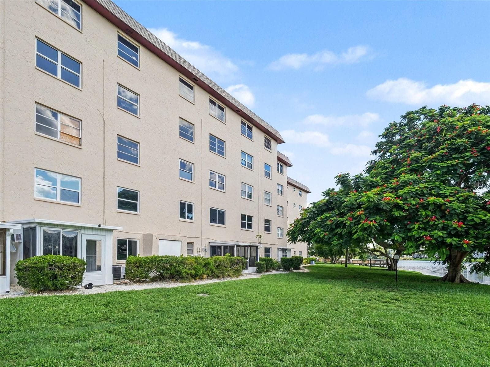 Condominium at 4023 LAKE BAYSHORE DR #112, BRADENTON, photo 37 of 41