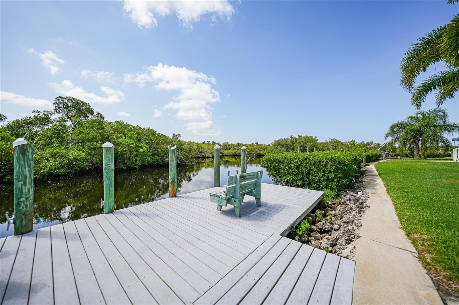 Manufactured Home at 27 HAGUE RD, PUNTA GORDA, photo 6 of 73