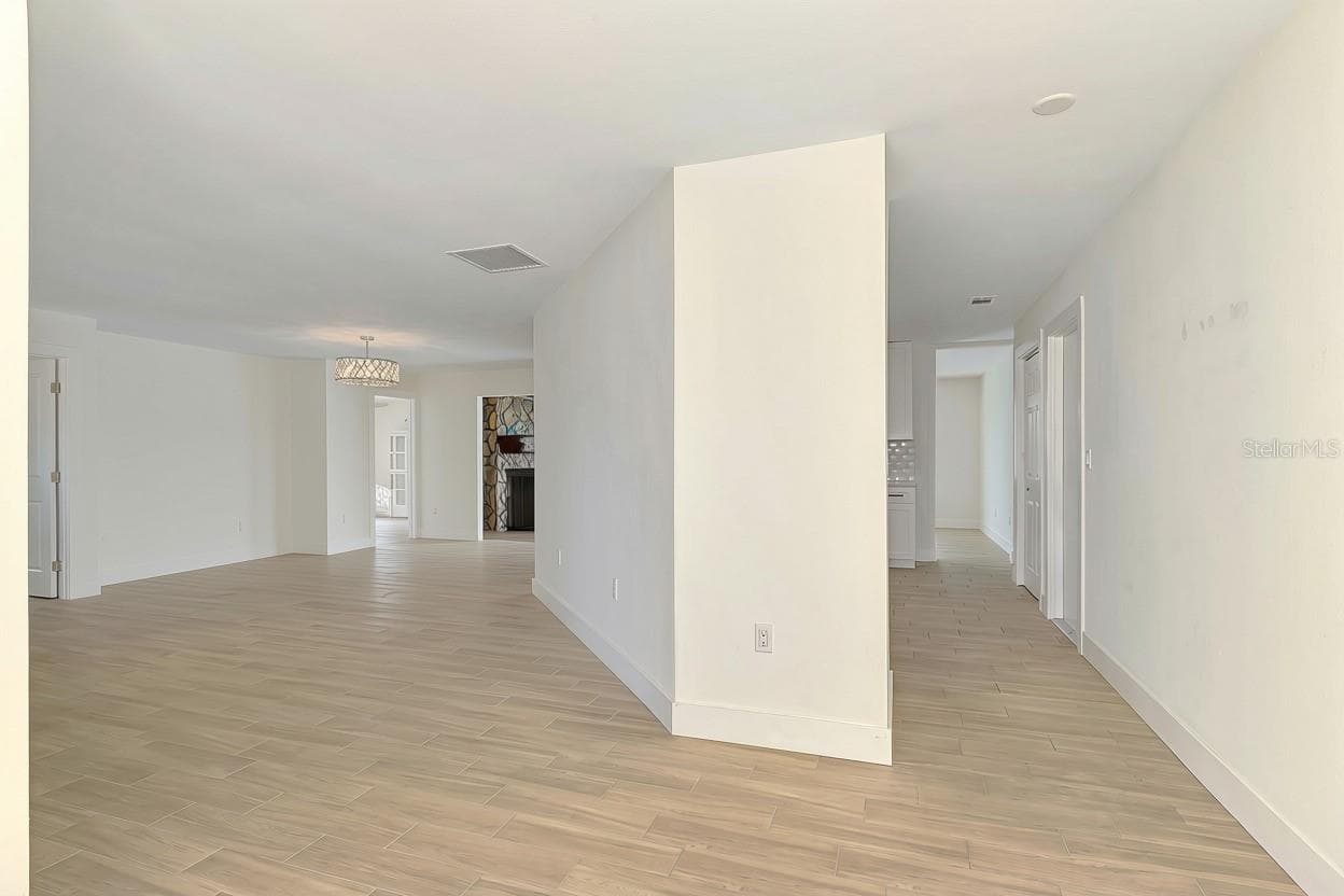 Single Family Residence at 1620 MISSION VALLEY BLVD, NOKOMIS, photo 6 of 48