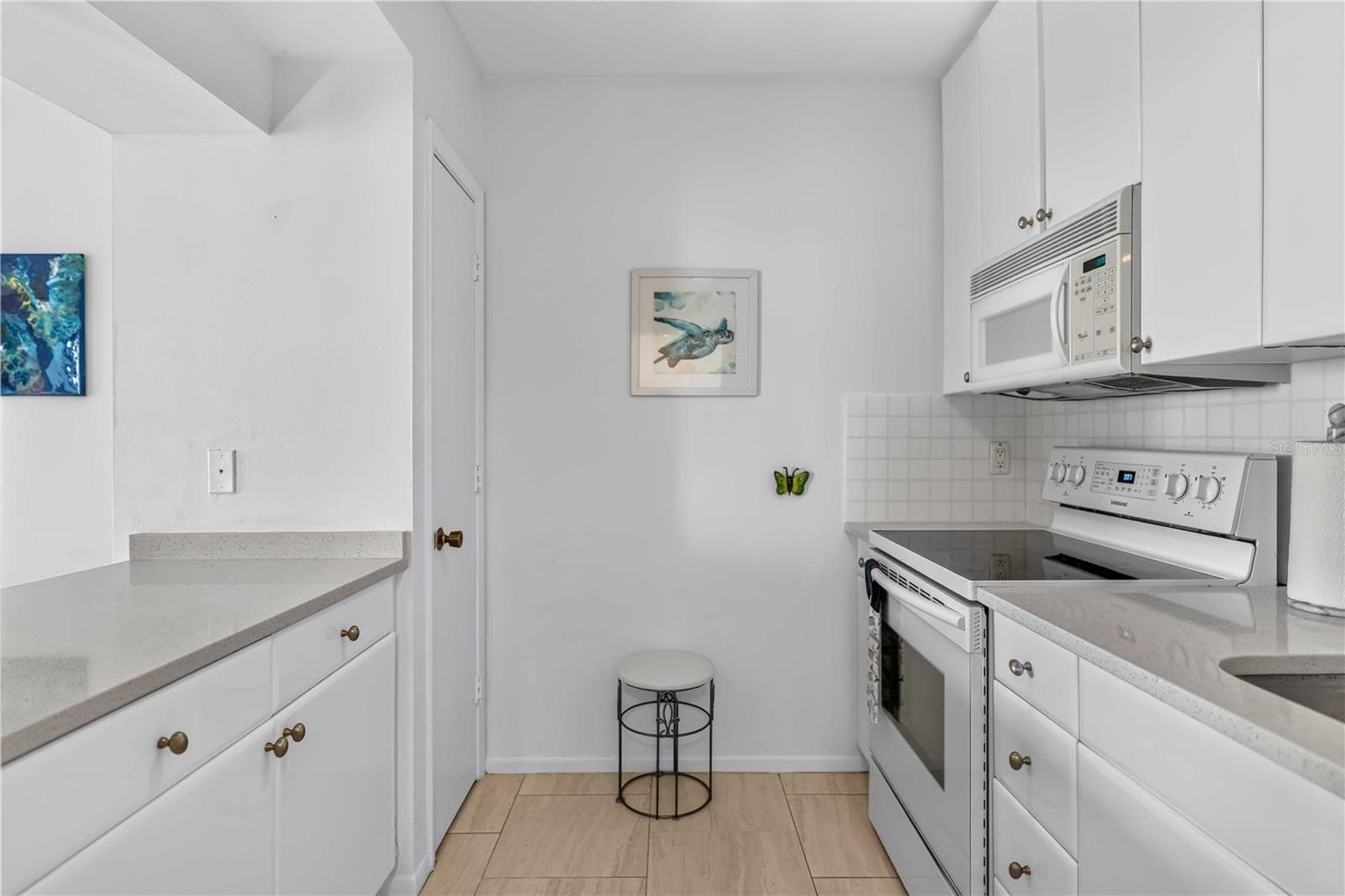 Condominium at 1212 BEN FRANKLIN DR #1205, SARASOTA, photo 14 of 61