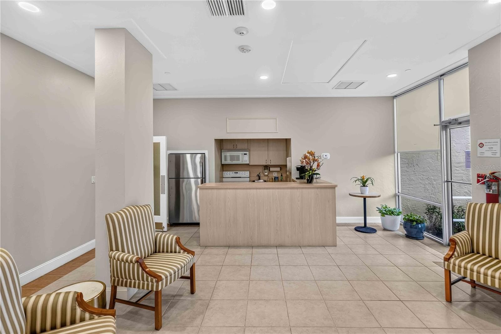 Condominium at 1212 BEN FRANKLIN DR #1205, SARASOTA, photo 36 of 61