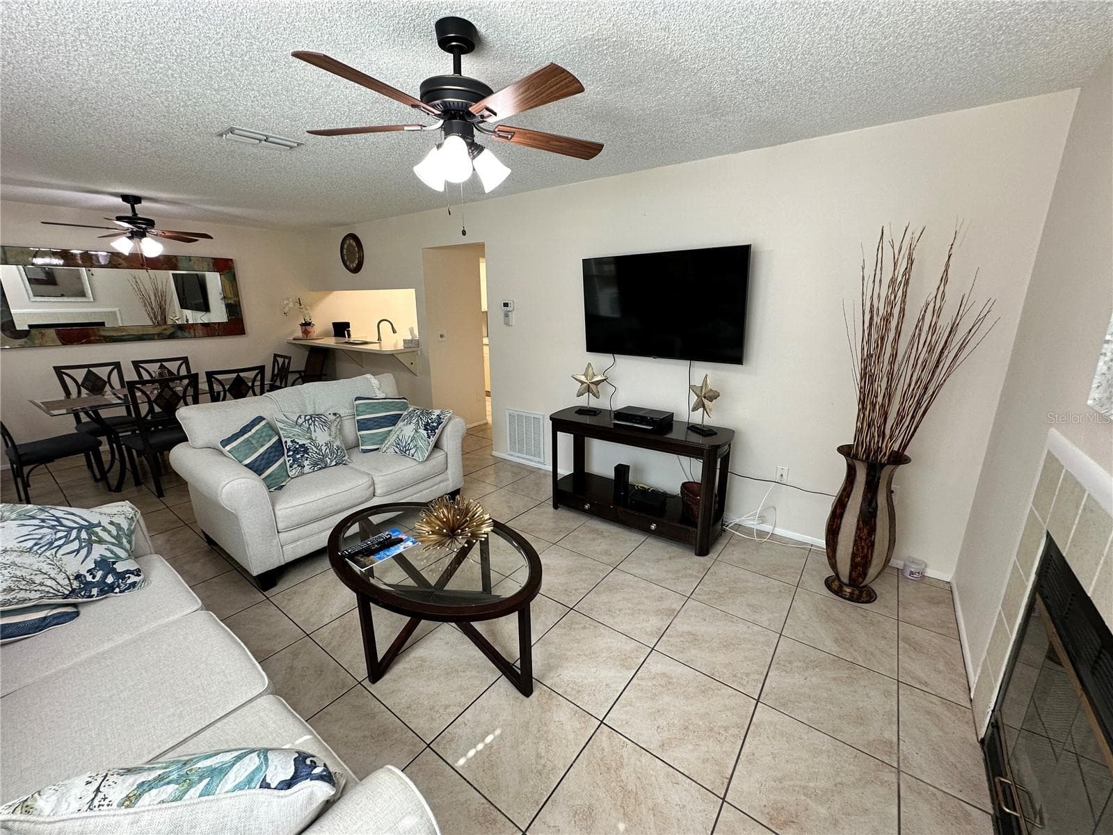 Condominium at 3846 59TH AVE W #3846, BRADENTON, photo 4 of 31
