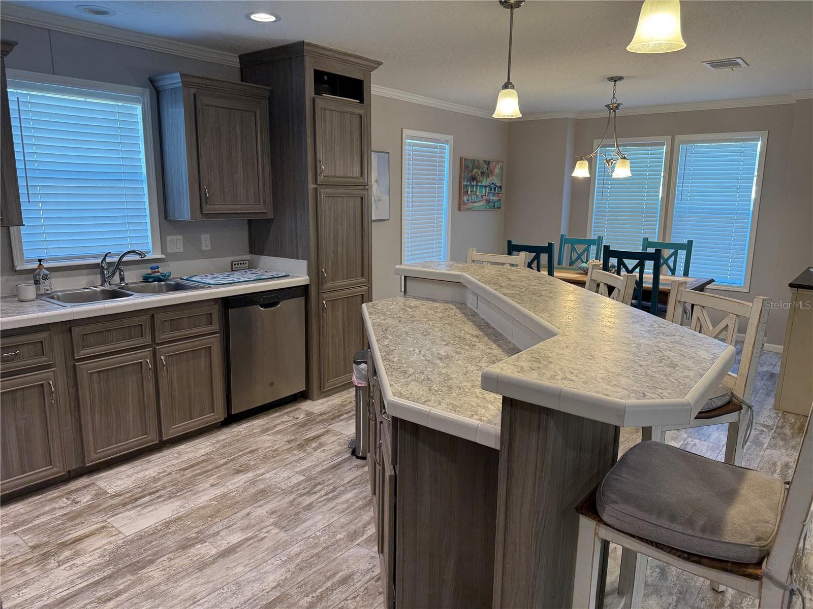 Manufactured Home at 152 RED BASS LN, EDGEWATER, photo 8 of 27