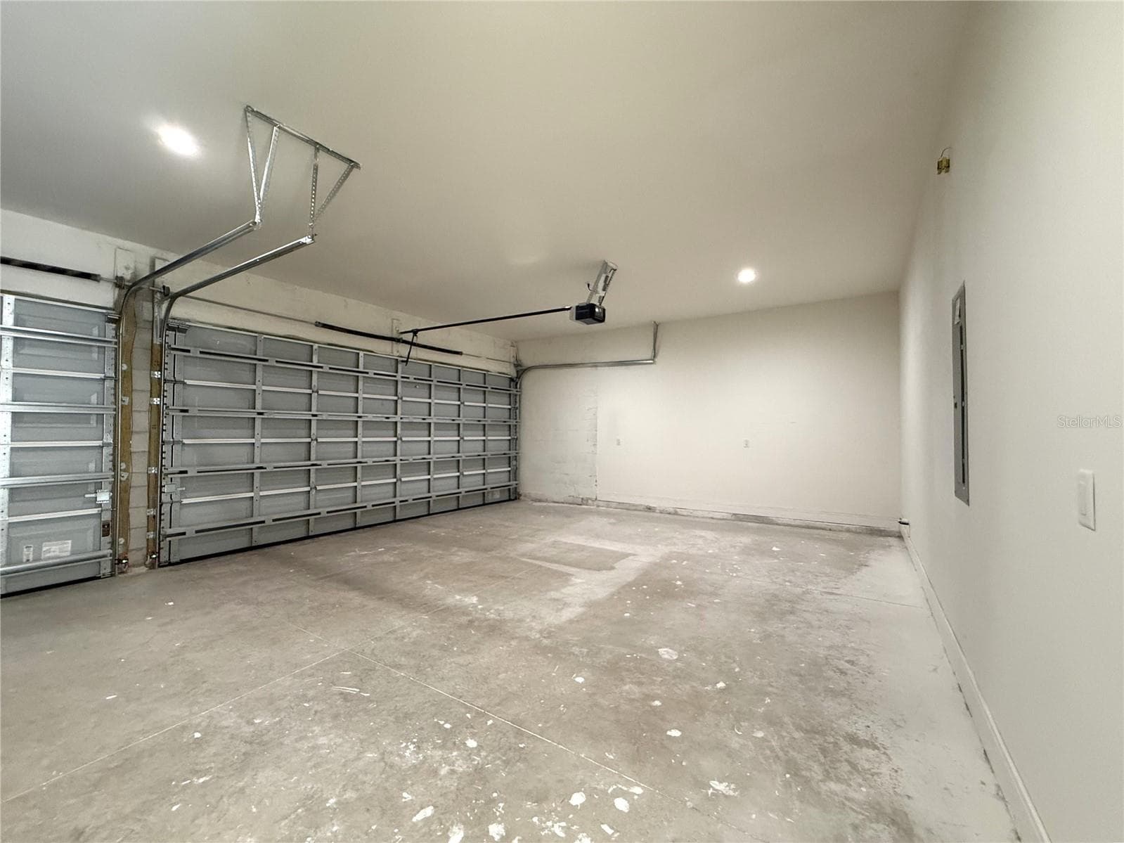 GARAGE - 16443 HILLSBOROUGH BLVD, PORT CHARLOTTE