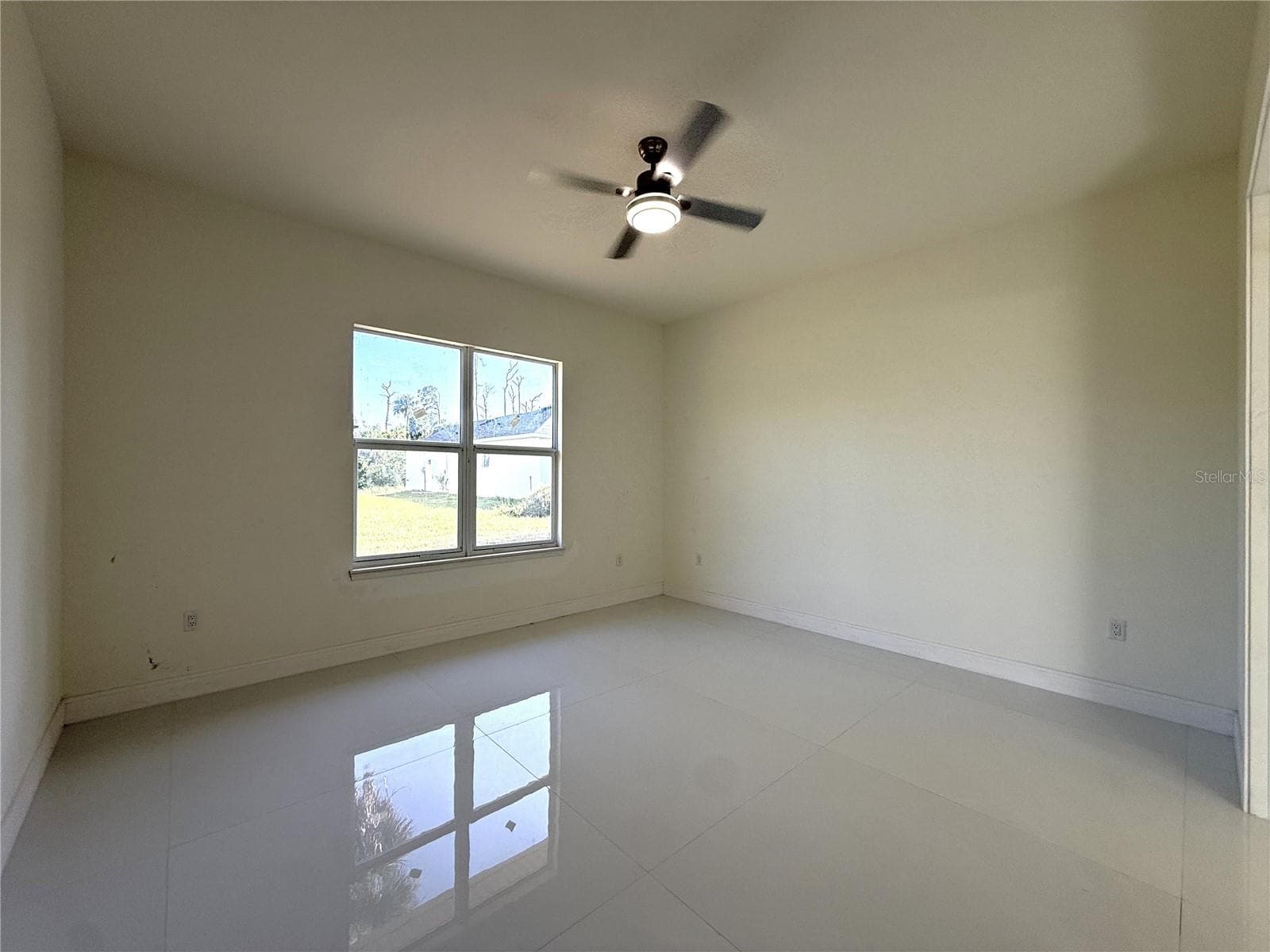 PRIMARY SUITE - 16443 HILLSBOROUGH BLVD, PORT CHARLOTTE