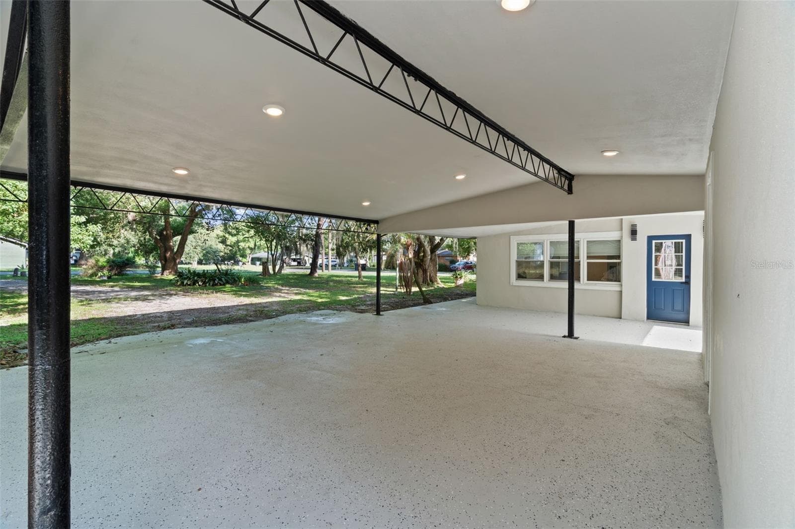 Single Family Residence at 929 ADRIAN CT, LAKELAND, photo 2 of 18