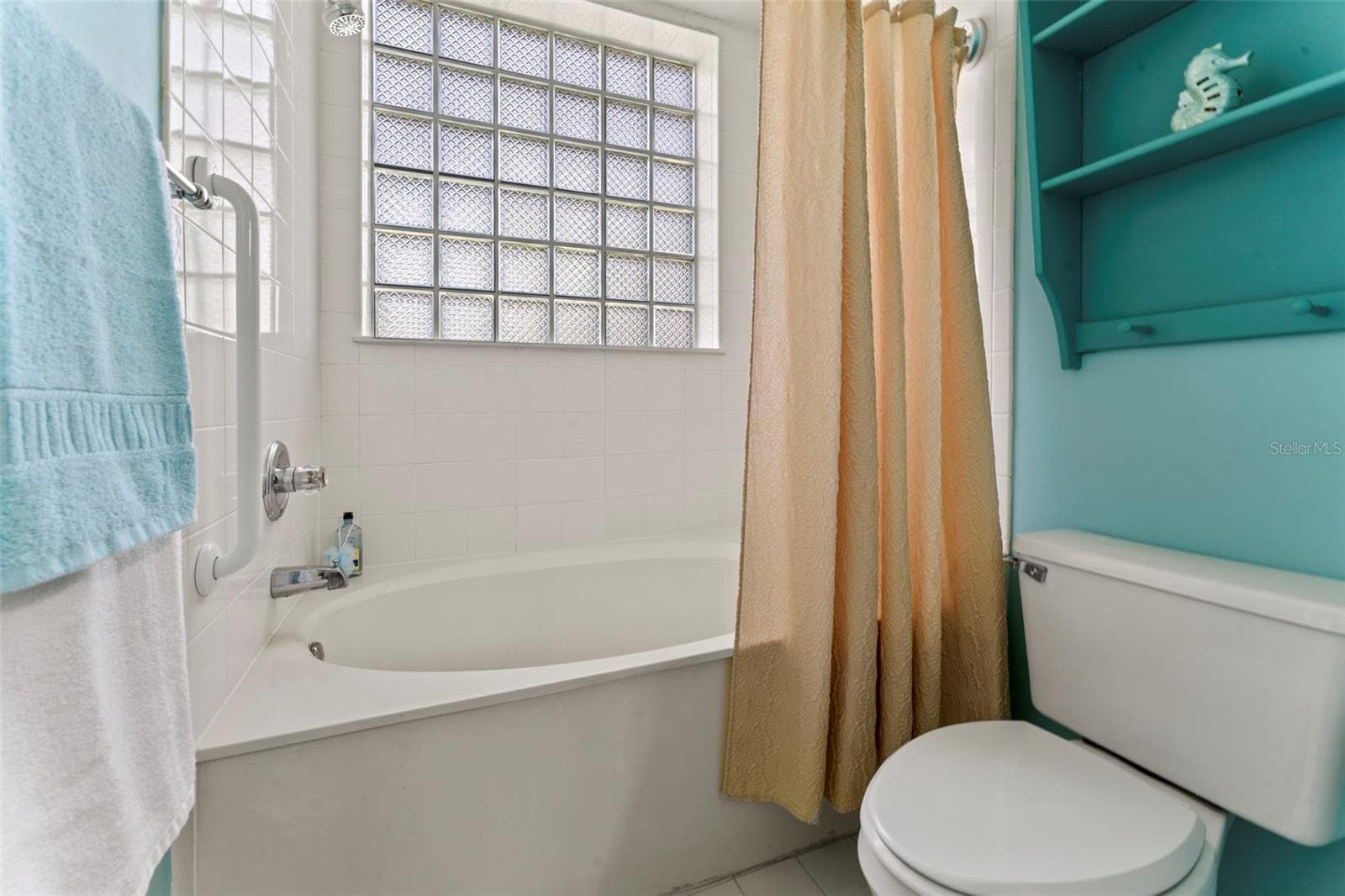 Bath - 710 AUGUSTA CIR #11A, ST AUGUSTINE