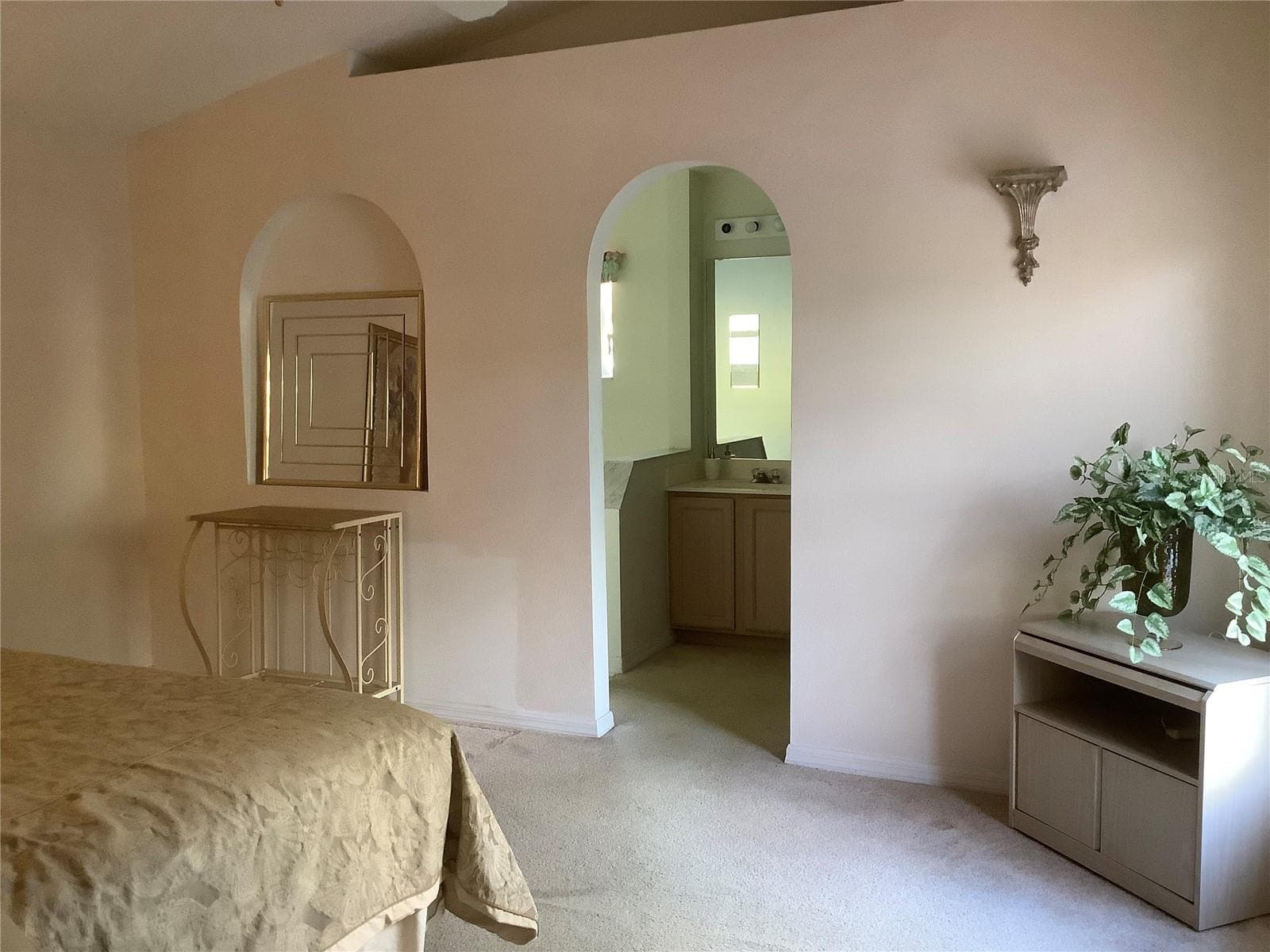 Primary bedroom with primary bathroom entry - 665 STEVELYNN CIR, WINTER GARDEN