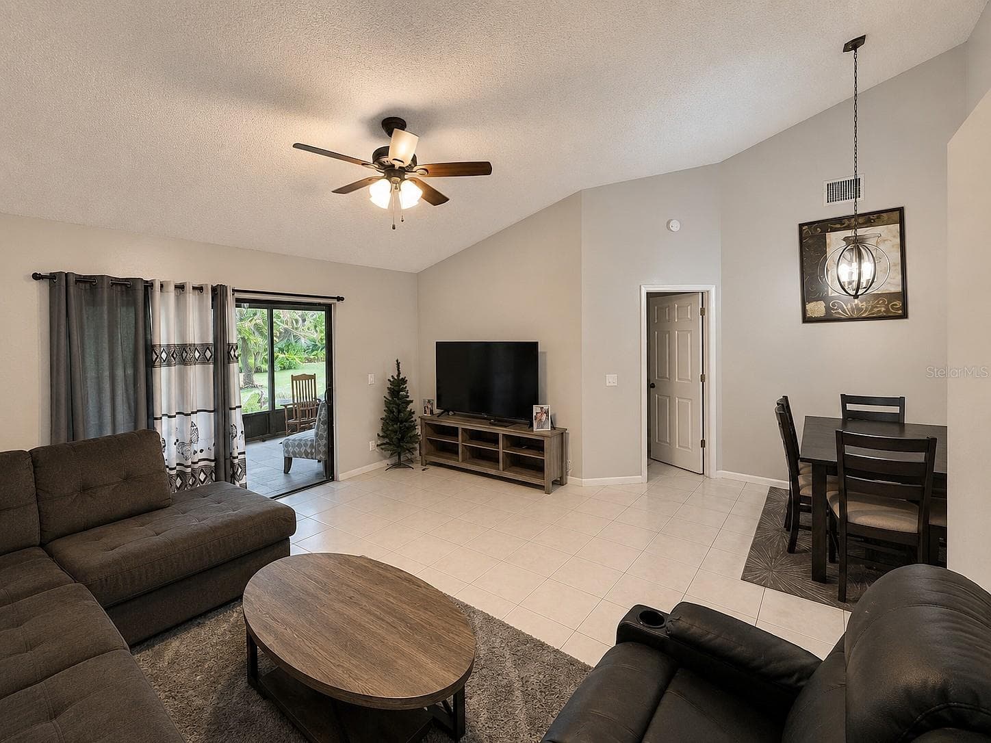 Single Family Residence at 33 PEACHTREE PL, BOYNTON BEACH, photo 10 of 35