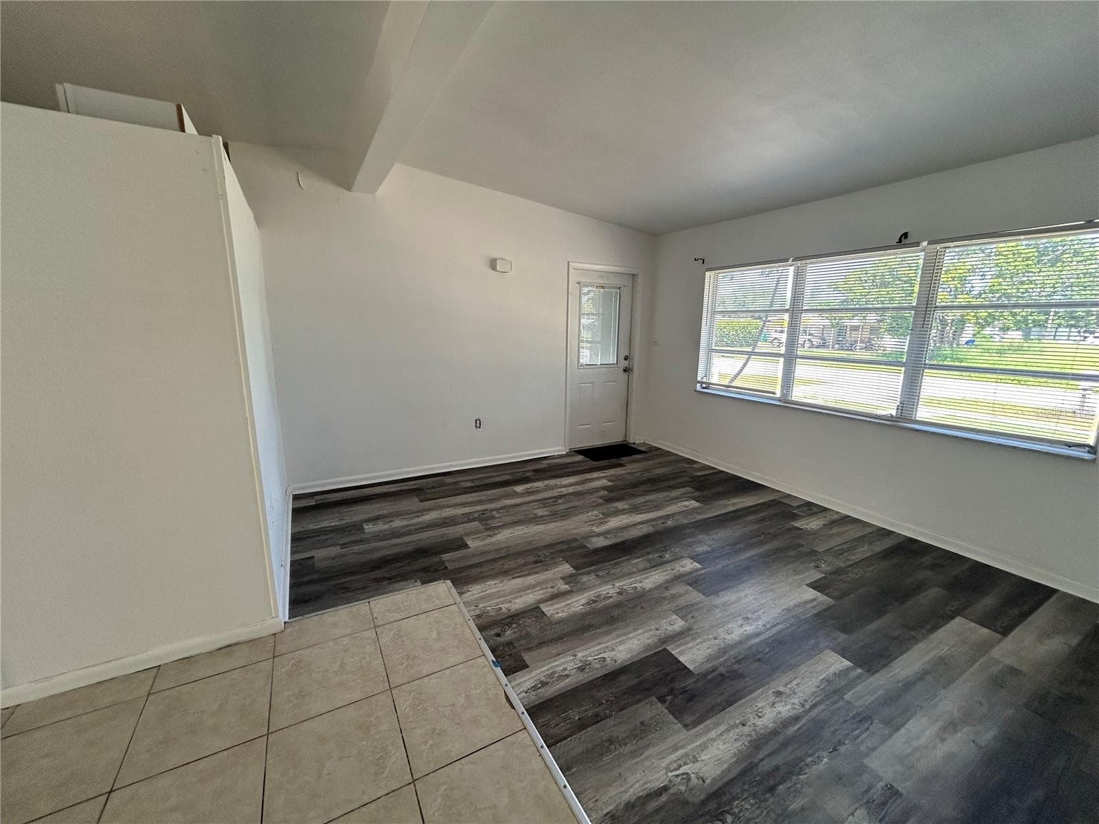 Single Family Residence at 3140 CRESTWOOD DR, PORT CHARLOTTE, photo 5 of 14