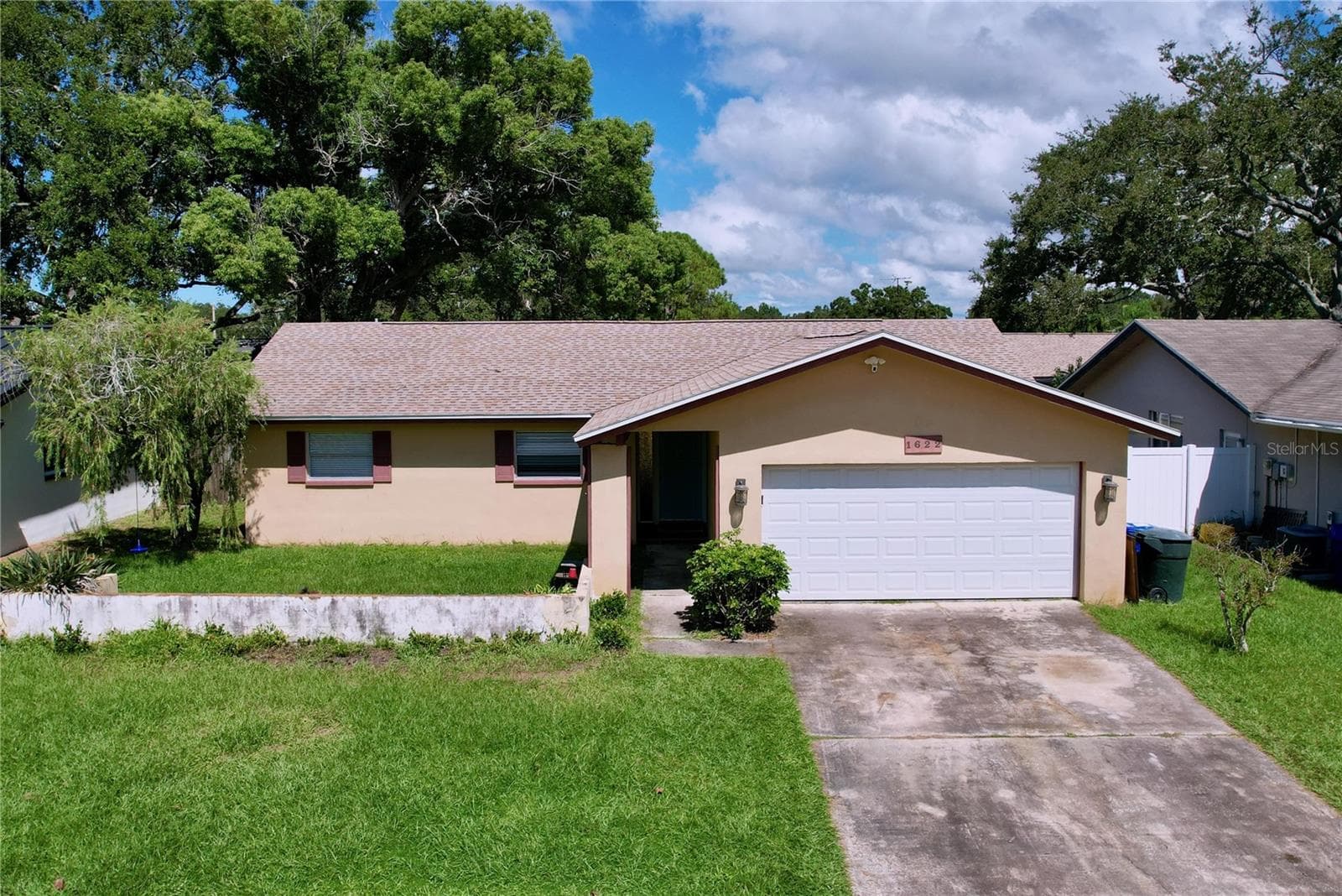 1622 DALE CIR S